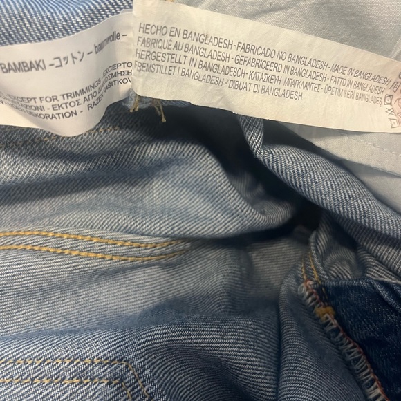 Hi, selling these breathtaking jeans 👖 for women in size US 06. - Picture 14 of 14